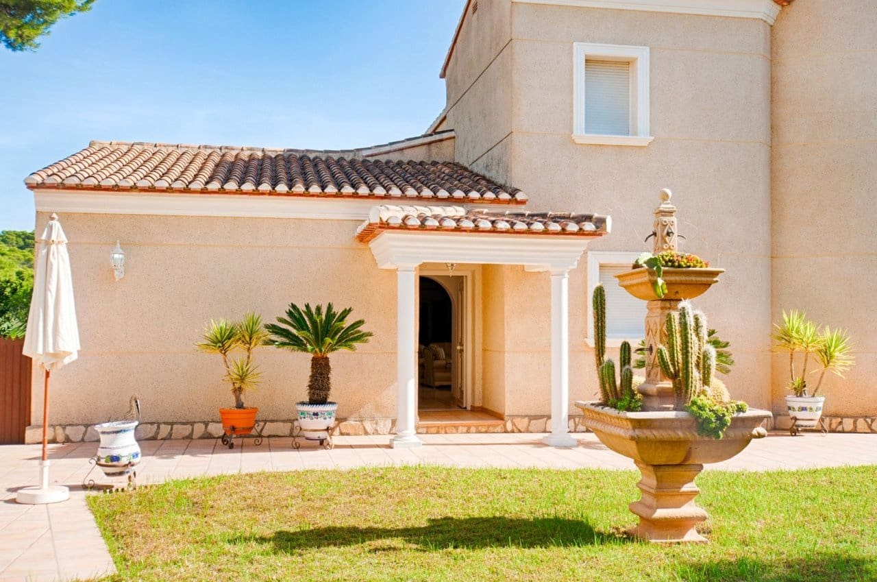 4 bedroom Villa for sale in Benissa with pool - € 1,050,000 (Ref: 7296881)