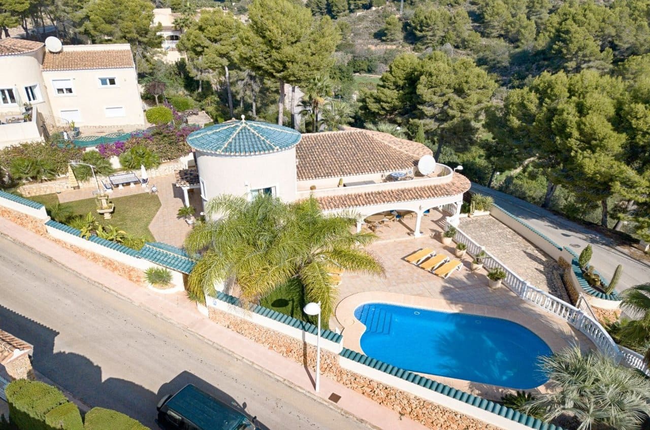4 bedroom Villa for sale in Benissa with pool - € 1,050,000 (Ref: 7296881)