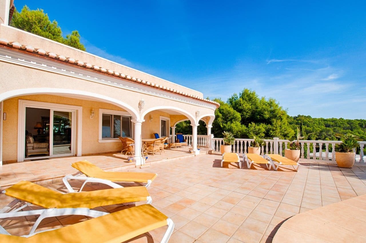 4 bedroom Villa for sale in Benissa with pool - € 1,050,000 (Ref: 7296881)