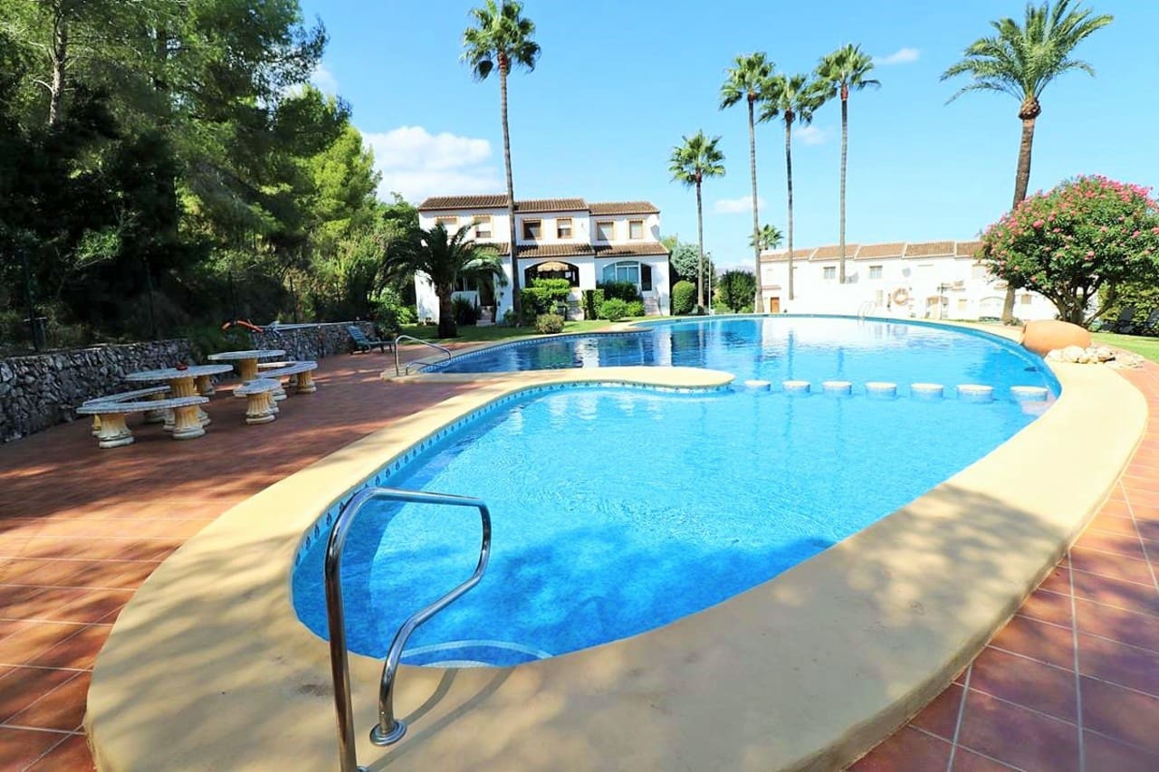 3 bedroom Townhouse for sale in Pedreguer with pool - € 289,000 (Ref: 7296901)