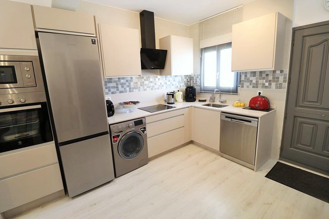 3 bedroom Townhouse for sale in Pedreguer with pool - € 289,000 (Ref: 7296901)