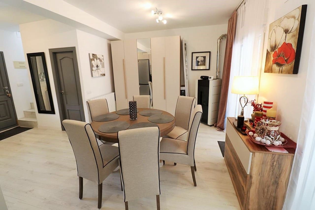 3 bedroom Townhouse for sale in Pedreguer with pool - € 289,000 (Ref: 7296901)