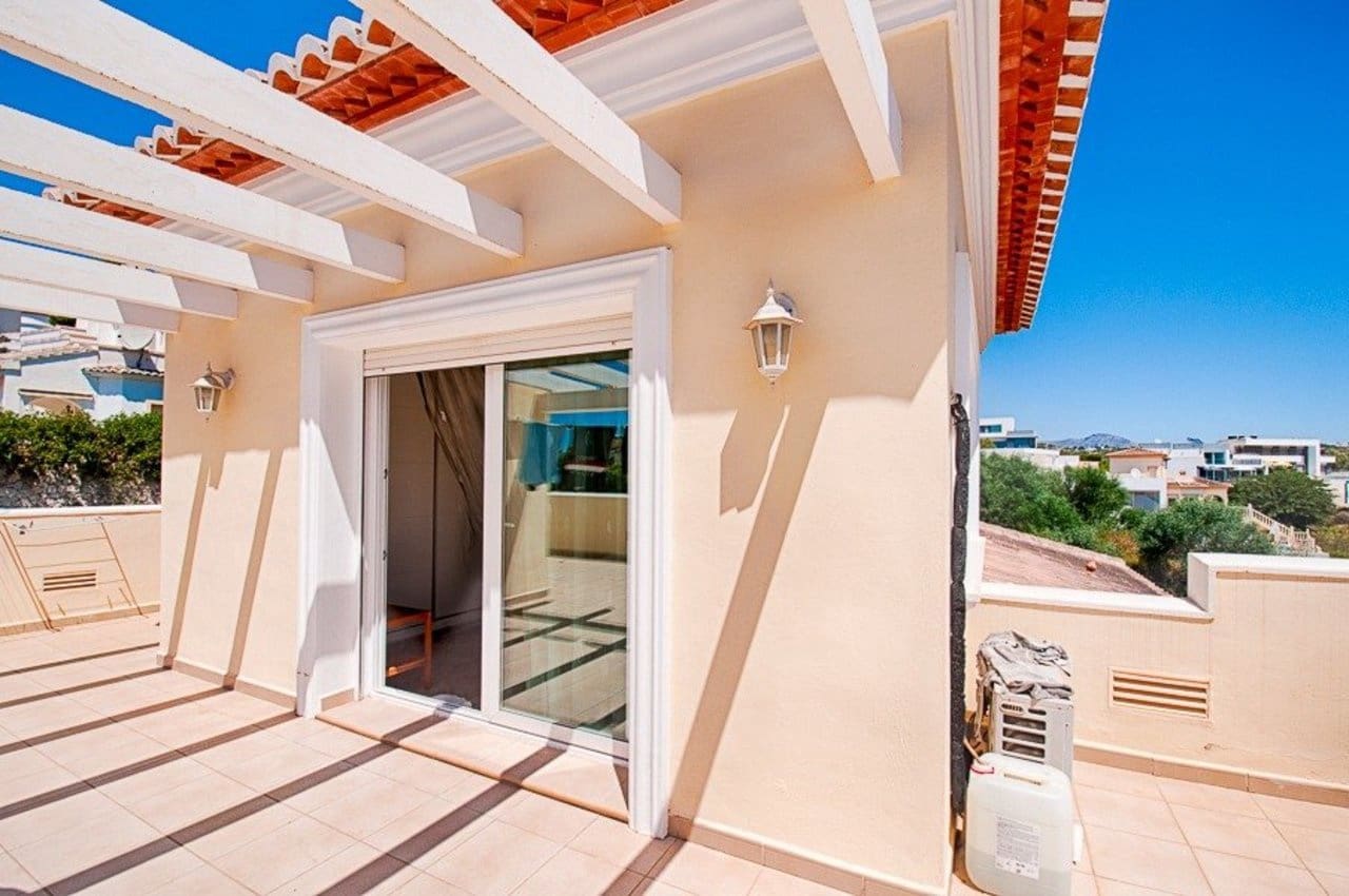 4 slaapkamer Villa te koop in Moraira met zwembad - € 850.000 (Ref: 7376232)