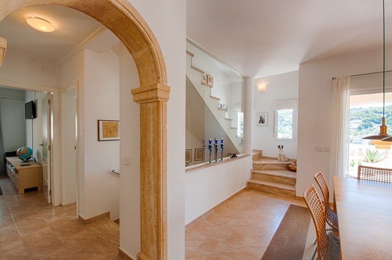 4 slaapkamer Villa te koop in Moraira met zwembad - € 850.000 (Ref: 7376232)