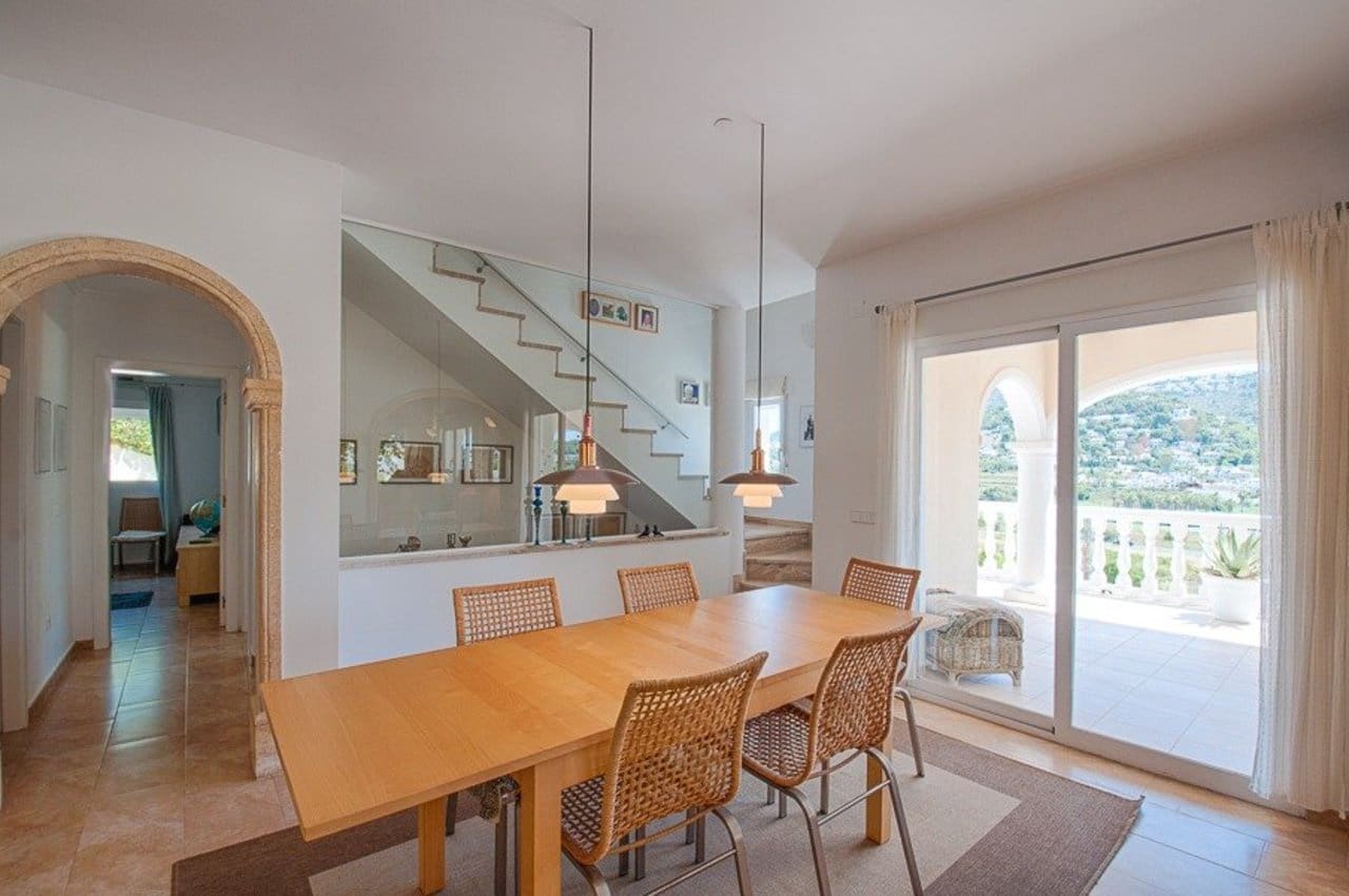 4 slaapkamer Villa te koop in Moraira met zwembad - € 850.000 (Ref: 7376232)