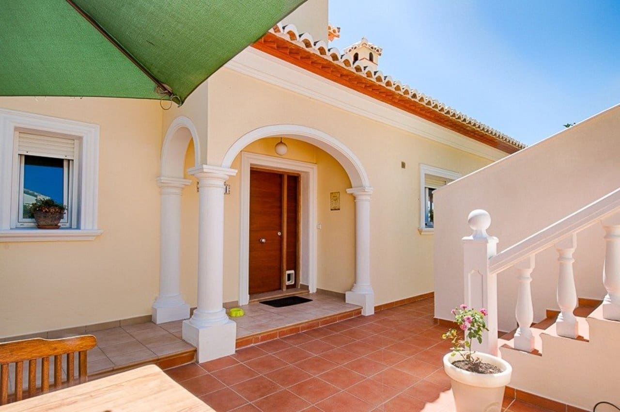 4 slaapkamer Villa te koop in Moraira met zwembad - € 850.000 (Ref: 7376232)