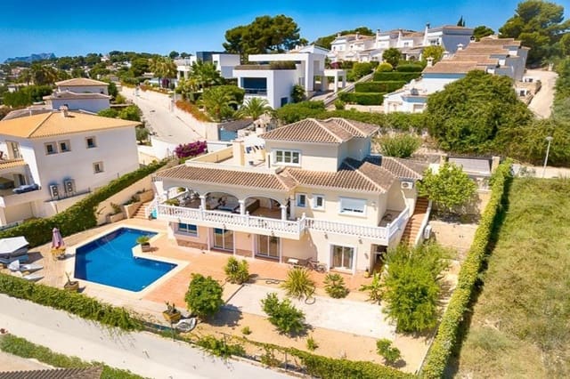 4 slaapkamer Villa te koop in Casco Urbano, Teulada-Moraira met zwembad - € 850.000 (Ref: 7376232)