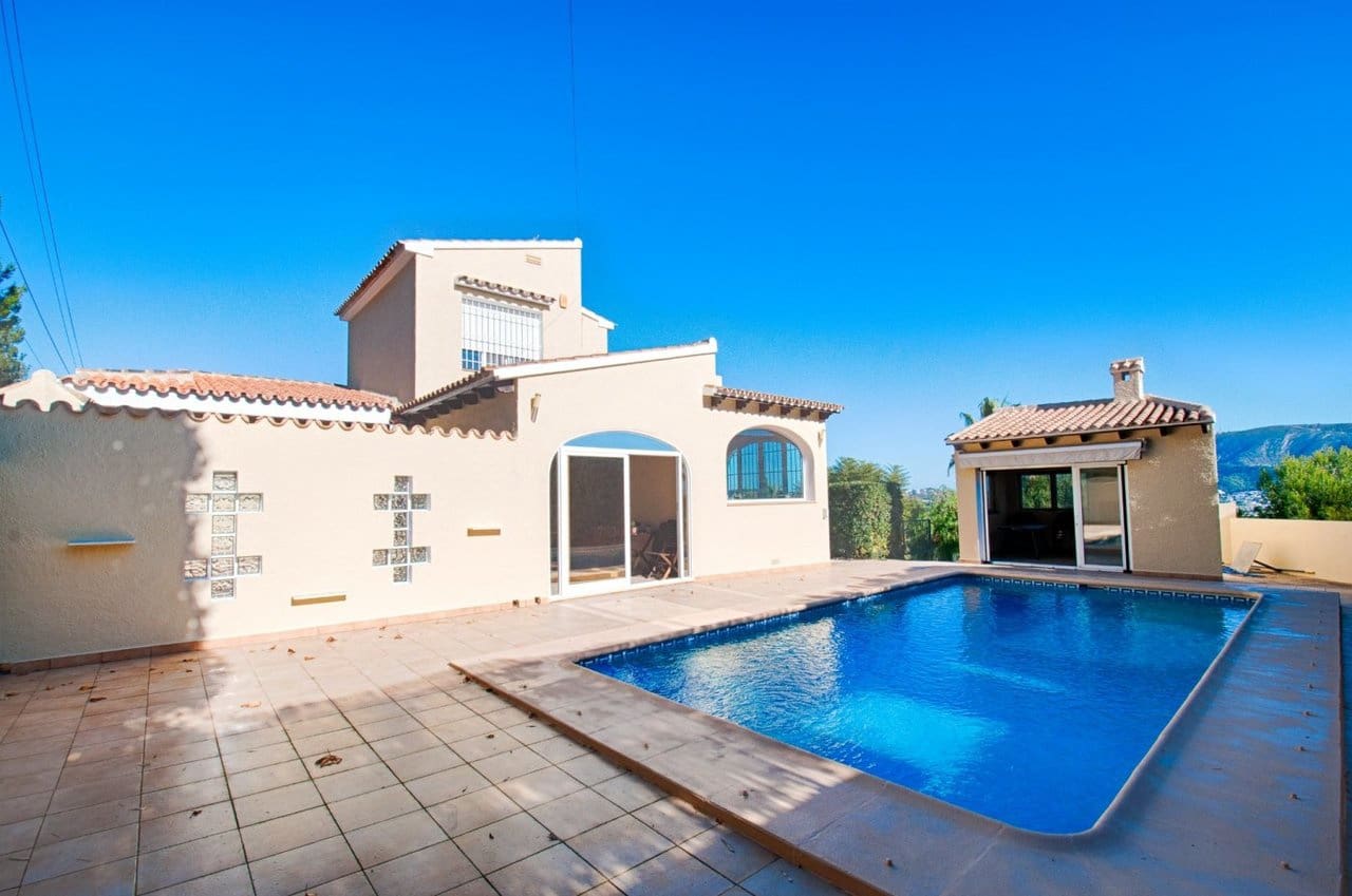3 soveværelse Villa til salg i Moraira med swimmingpool - € 750.000 (Ref: 7376233)