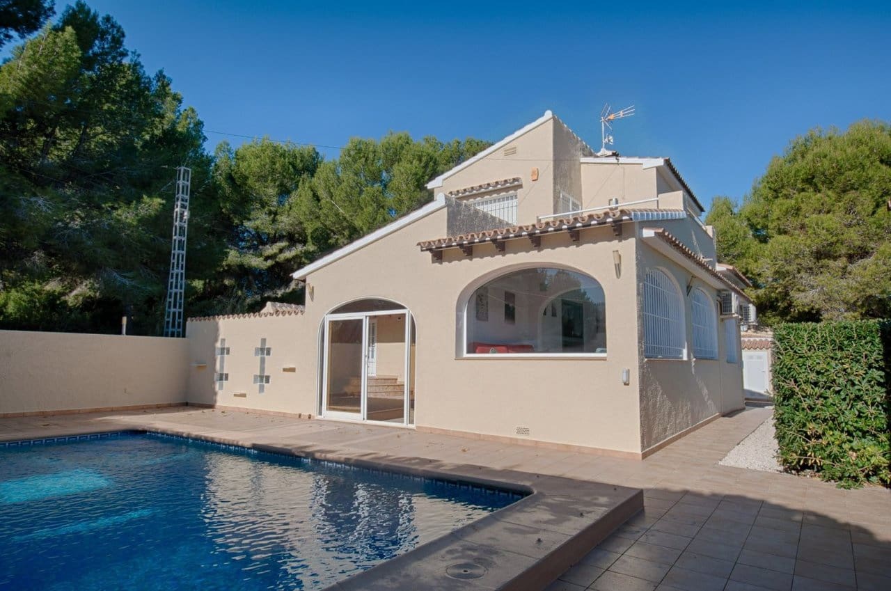 3 soveværelse Villa til salg i Moraira med swimmingpool - € 750.000 (Ref: 7376233)