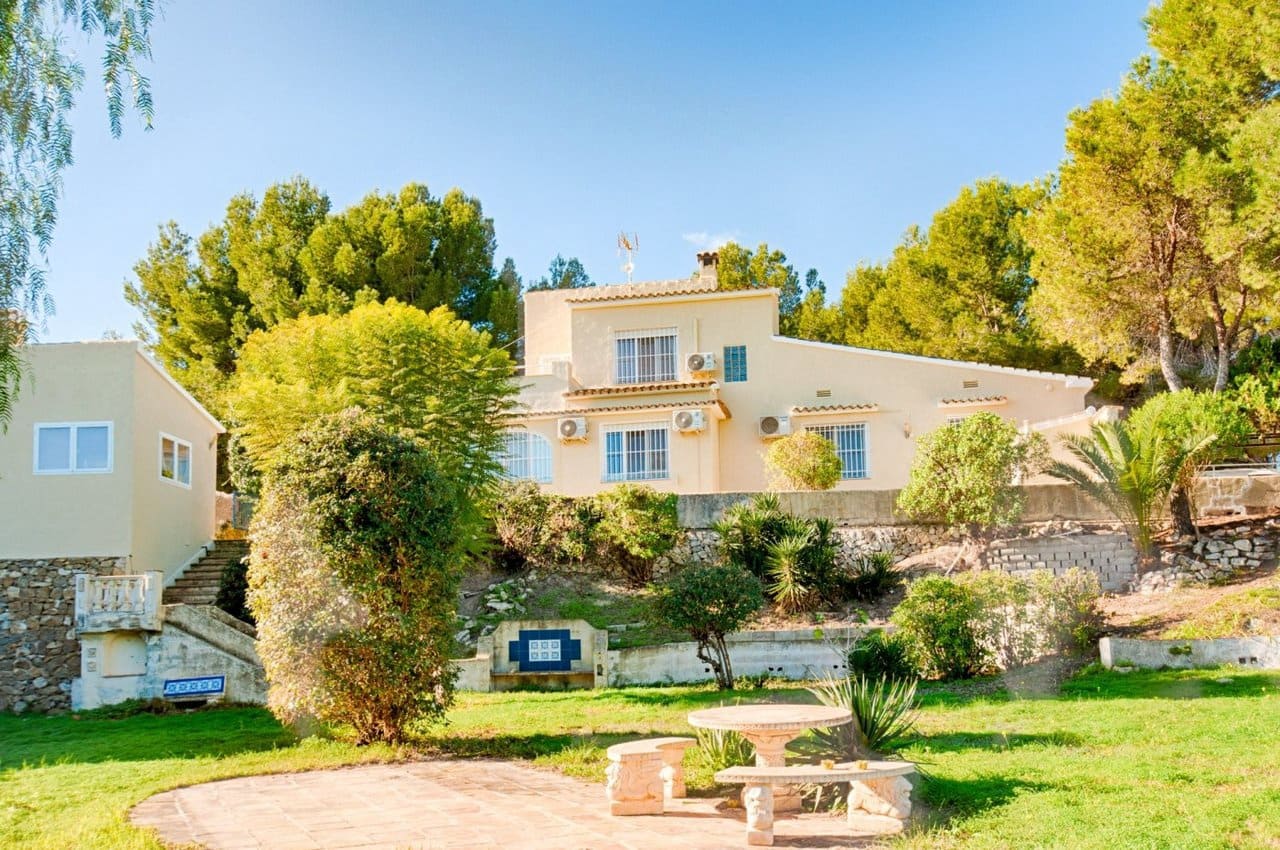 3 soveværelse Villa til salg i Moraira med swimmingpool - € 750.000 (Ref: 7376233)