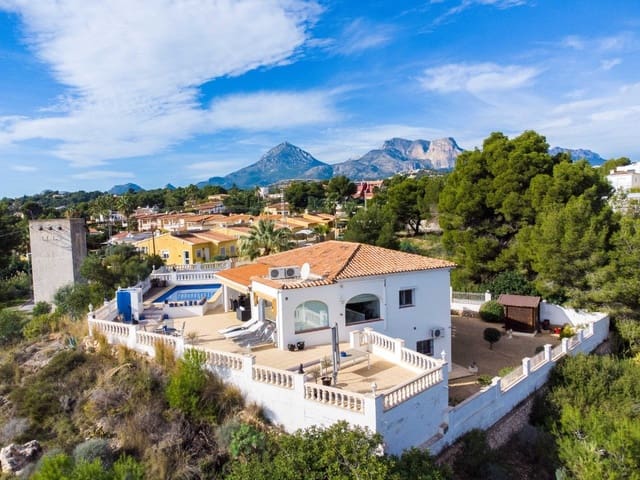 3 bedroom Villa for sale in La Nucia with pool - € 498,000 (Ref: 7376234)