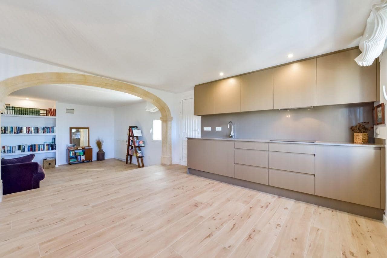 5 bedroom Villa for sale in Altea with pool - € 1,700,000 (Ref: 7400201)