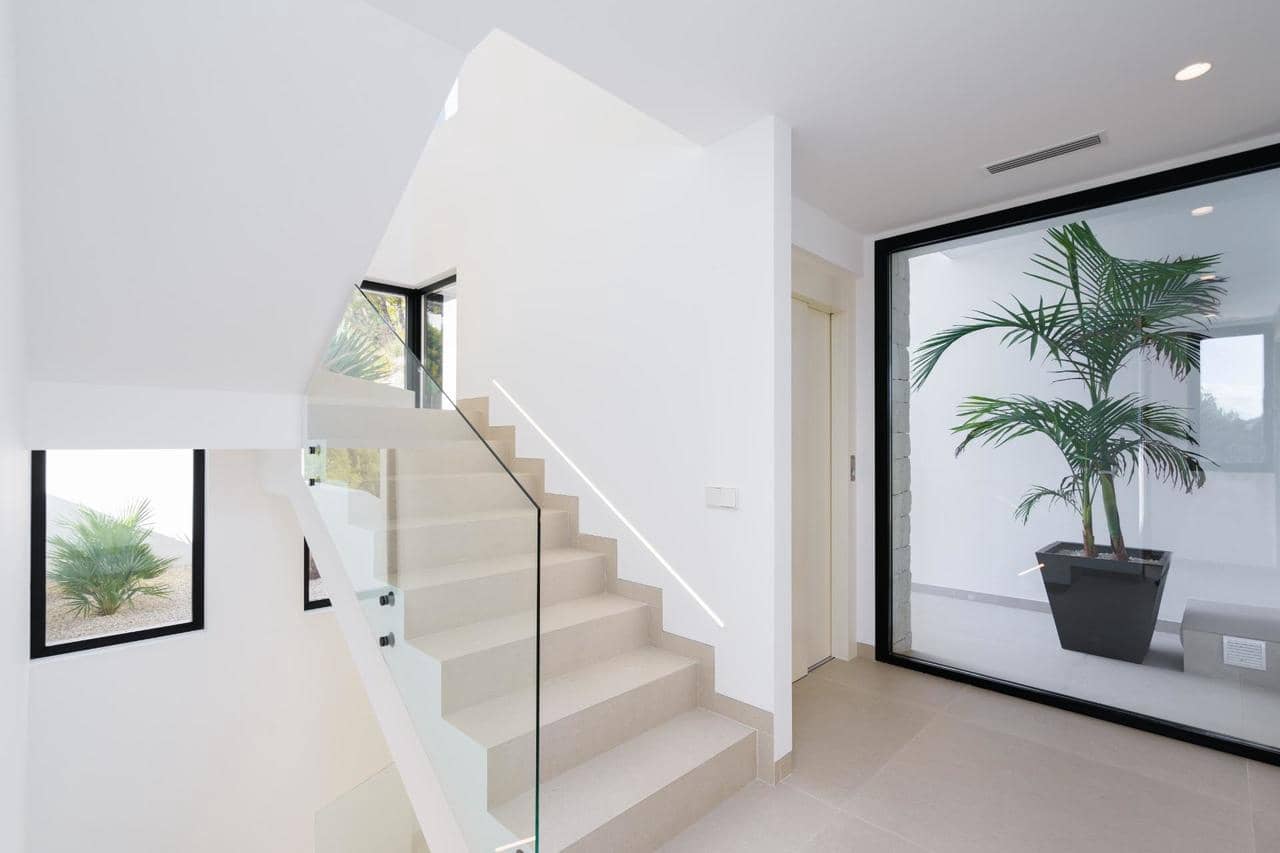 4 bedroom Villa for sale in Altea with pool - € 1,700,000 (Ref: 7426924)