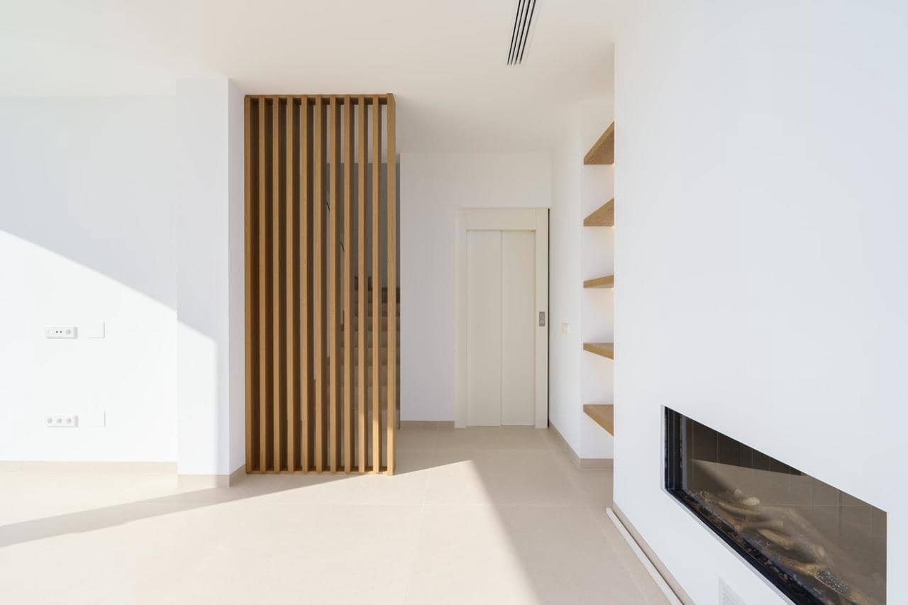 4 bedroom Villa for sale in Altea with pool - € 1,700,000 (Ref: 7426924)