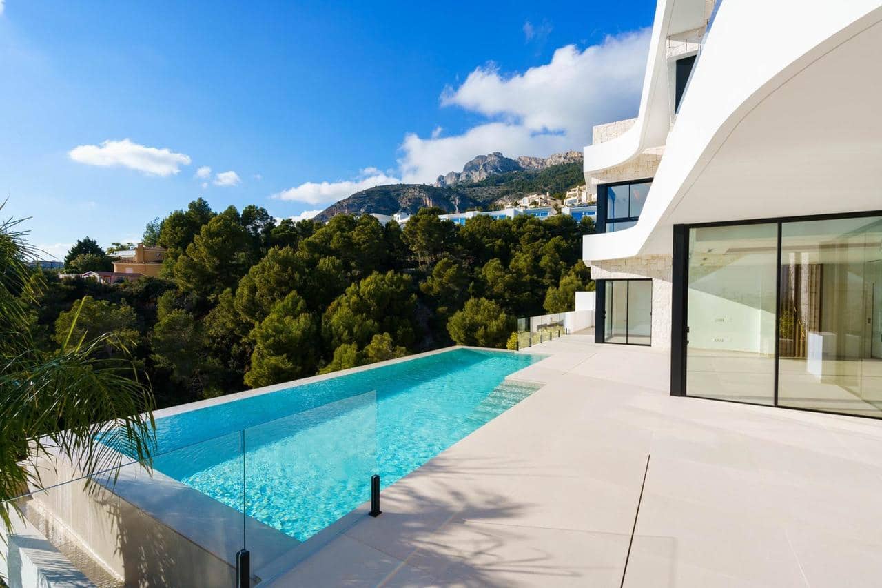 4 bedroom Villa for sale in Altea with pool - € 1,700,000 (Ref: 7426924)