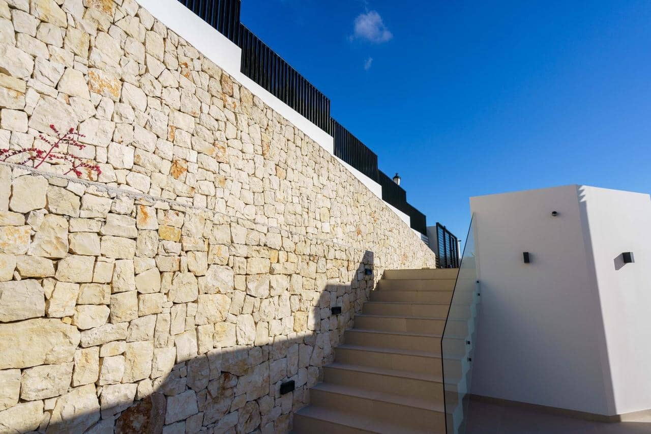 4 bedroom Villa for sale in Altea with pool - € 1,700,000 (Ref: 7426924)