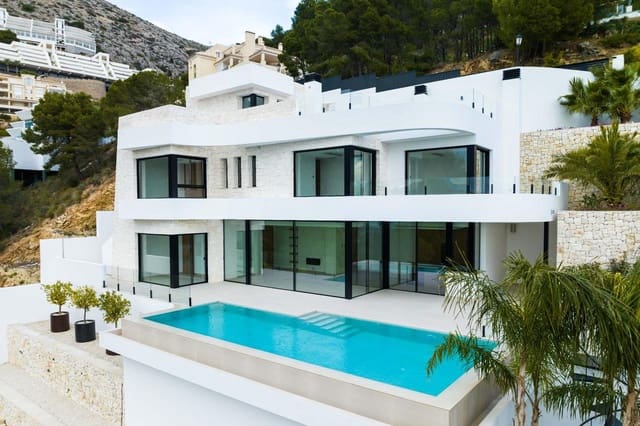 4 bedroom Villa for sale in Altea with pool - € 1,700,000 (Ref: 7426924)