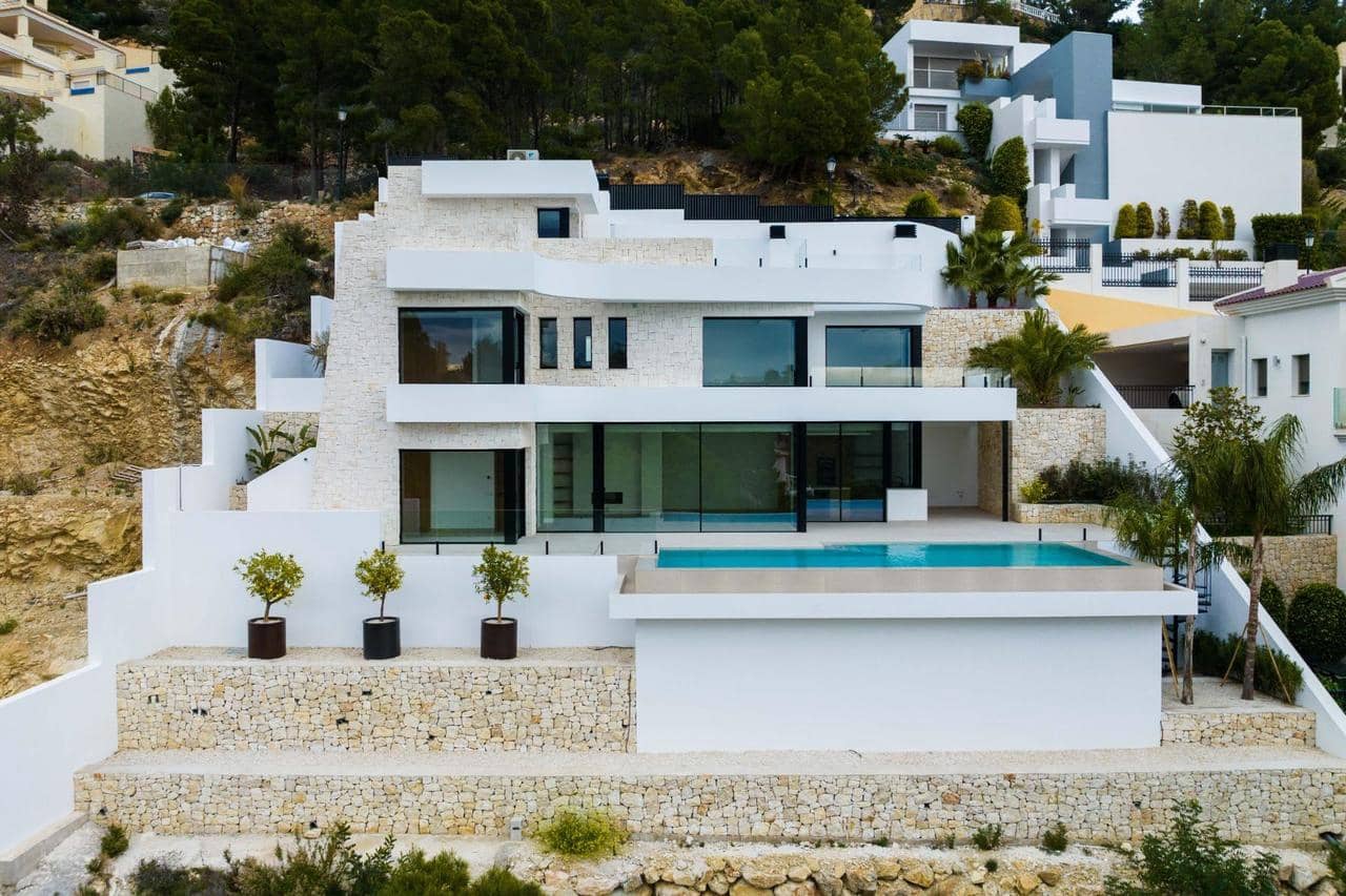4 bedroom Villa for sale in Altea with pool - € 1,700,000 (Ref: 7426924)
