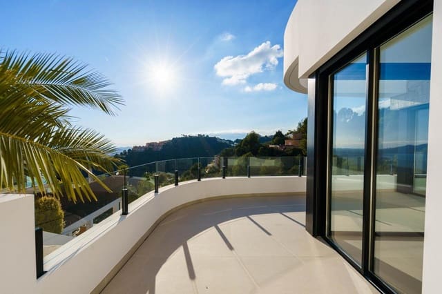 4 bedroom Villa for sale in Altea with pool - € 1,700,000 (Ref: 7426924)
