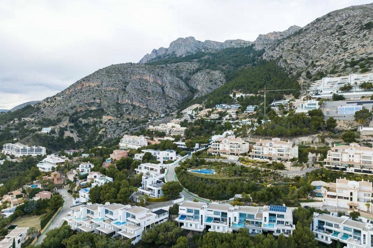 4 bedroom Villa for sale in Altea with pool - € 1,700,000 (Ref: 7426924)