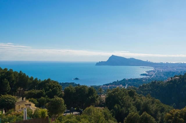 4 bedroom Villa for sale in Altea with pool - € 1,700,000 (Ref: 7426924)