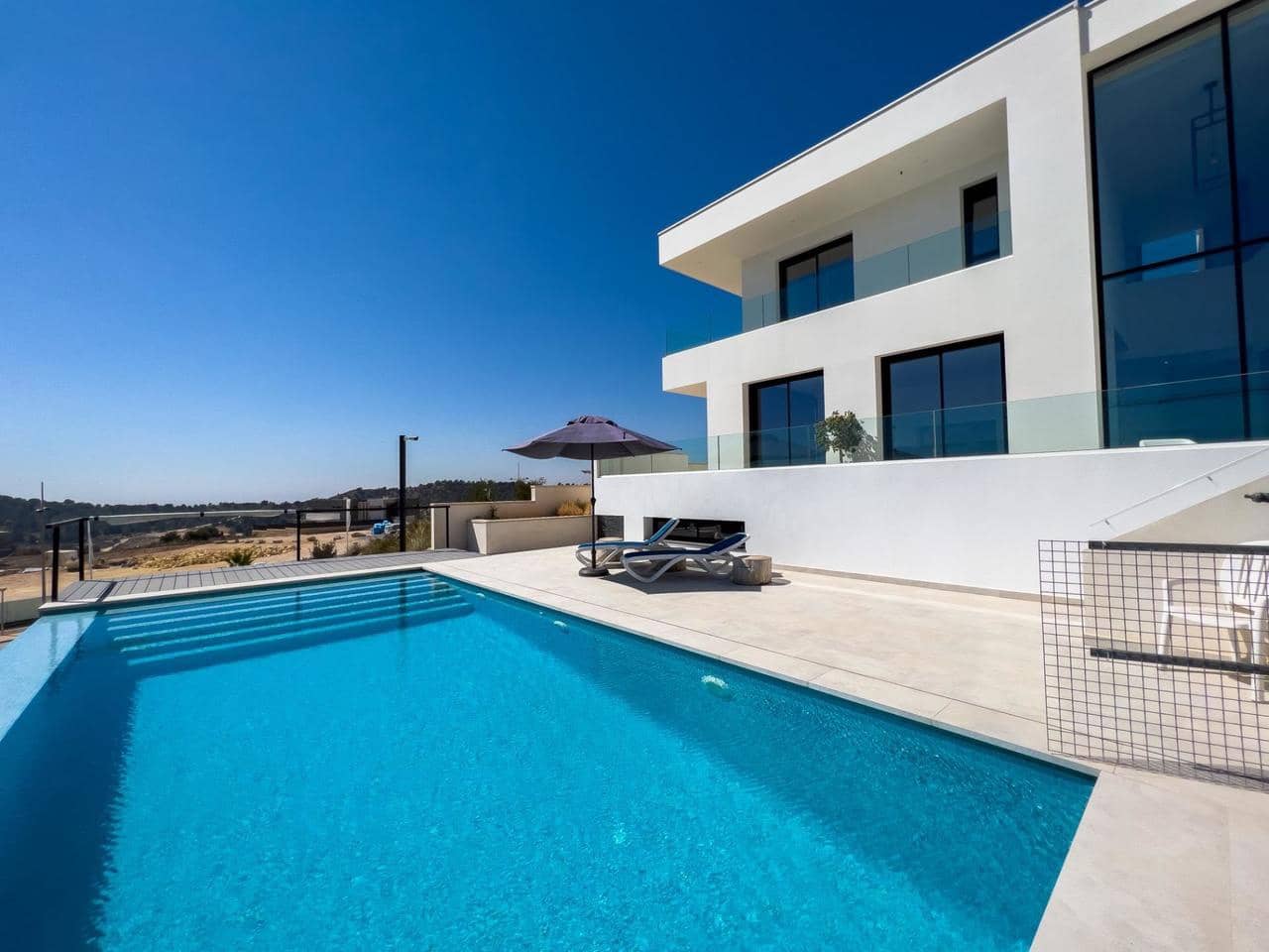 4 soveværelse Villa til salg i Finestrat med swimmingpool - € 1.690.000 (Ref: 7476090)