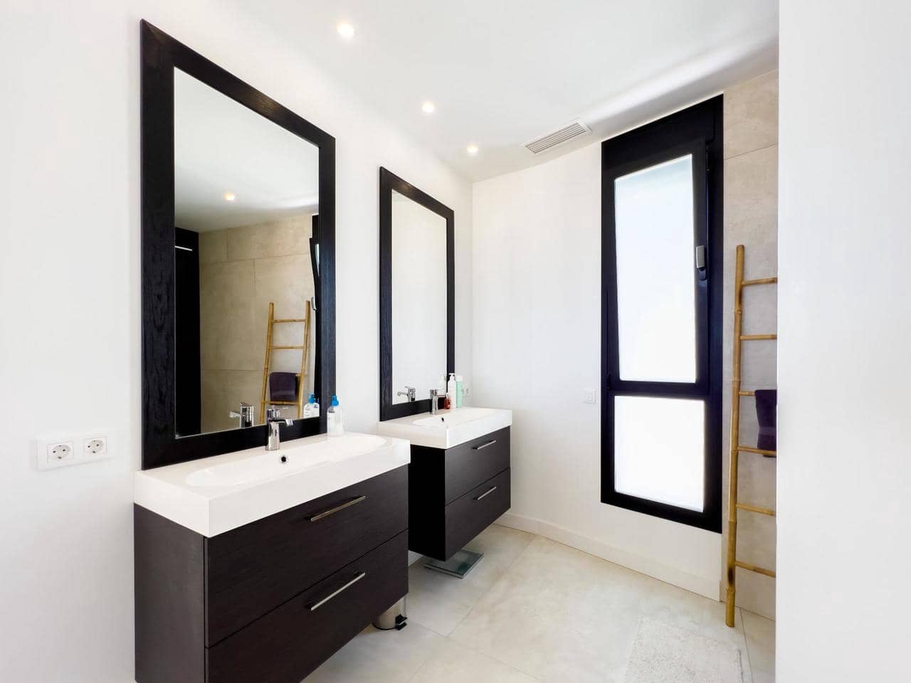 4 soveværelse Villa til salg i Finestrat med swimmingpool - € 1.690.000 (Ref: 7476090)