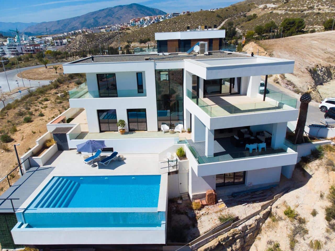 4 soveværelse Villa til salg i Finestrat med swimmingpool - € 1.690.000 (Ref: 7476090)