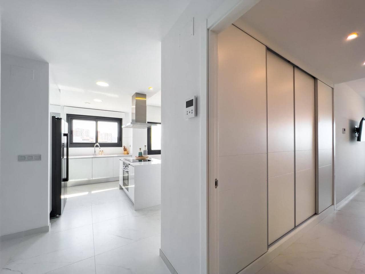 3 soveværelse Lejlighed til salg i Benidorm med swimmingpool - € 895.000 (Ref: 7774848)