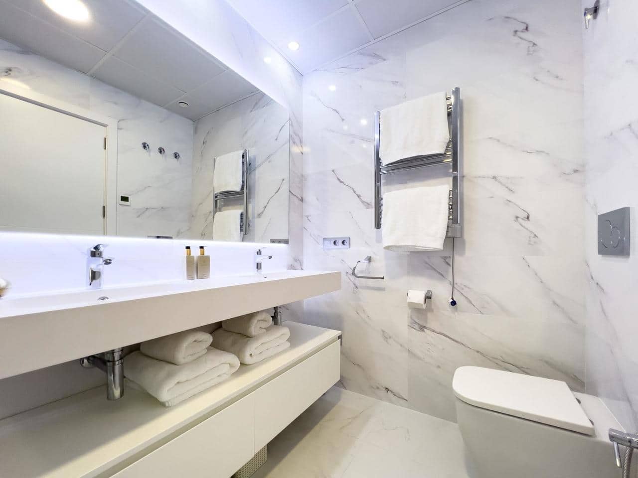 3 soveværelse Lejlighed til salg i Benidorm med swimmingpool - € 895.000 (Ref: 7774848)