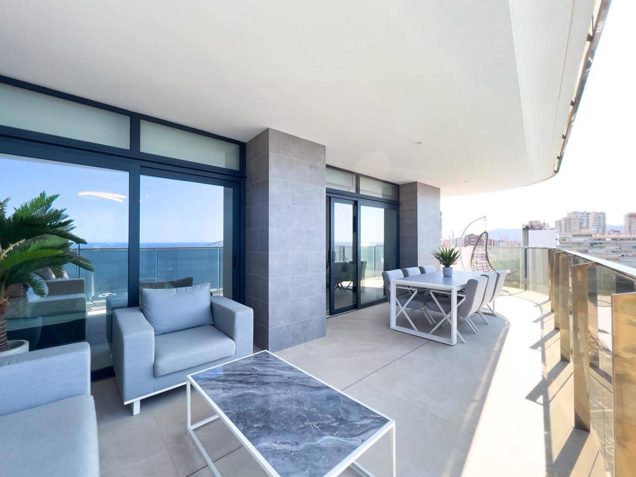 3 soveværelse Lejlighed til salg i Benidorm med swimmingpool - € 895.000 (Ref: 7774848)