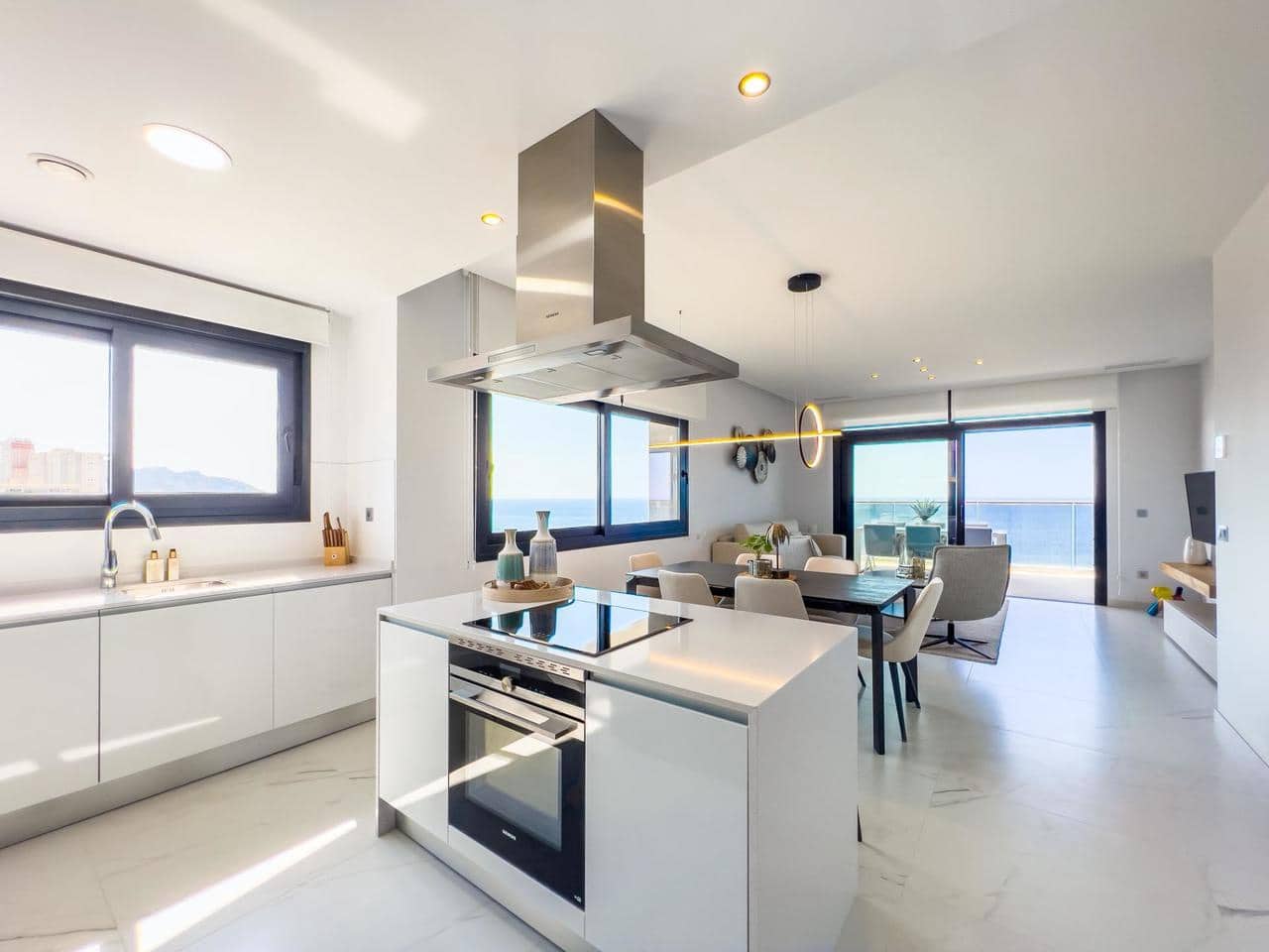 3 soveværelse Lejlighed til salg i Benidorm med swimmingpool - € 895.000 (Ref: 7774848)