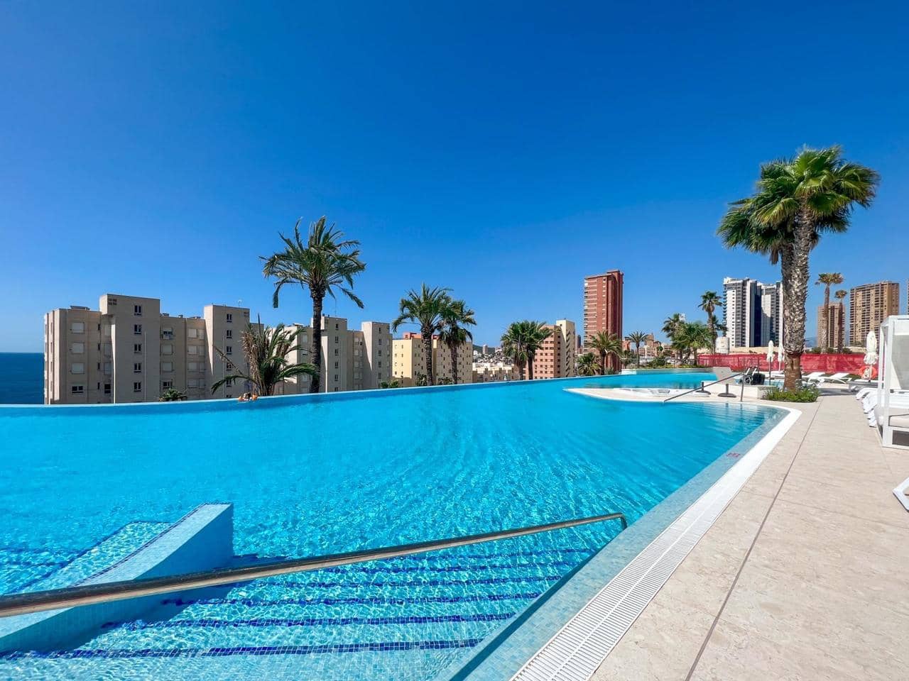 3 soveværelse Lejlighed til salg i Benidorm med swimmingpool - € 895.000 (Ref: 7774848)