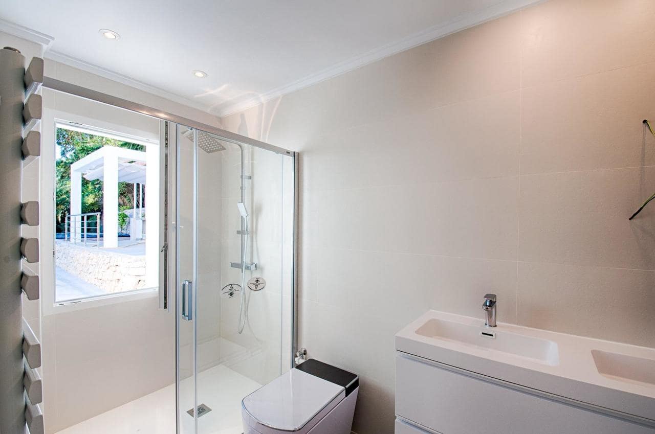 3 slaapkamer Villa te koop in Moraira met zwembad - € 1.450.000 (Ref: 7837671)