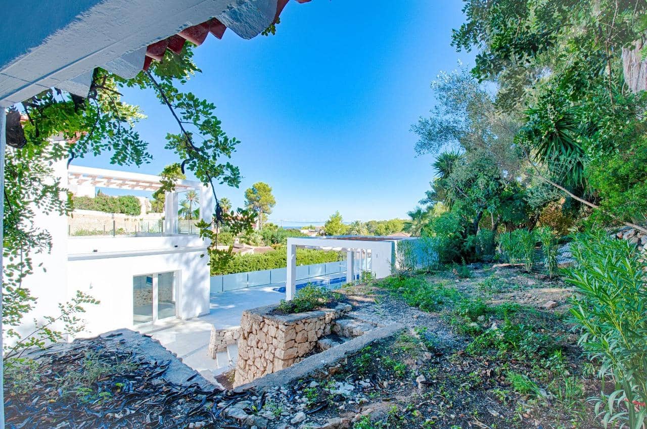 3 slaapkamer Villa te koop in Moraira met zwembad - € 1.450.000 (Ref: 7837671)