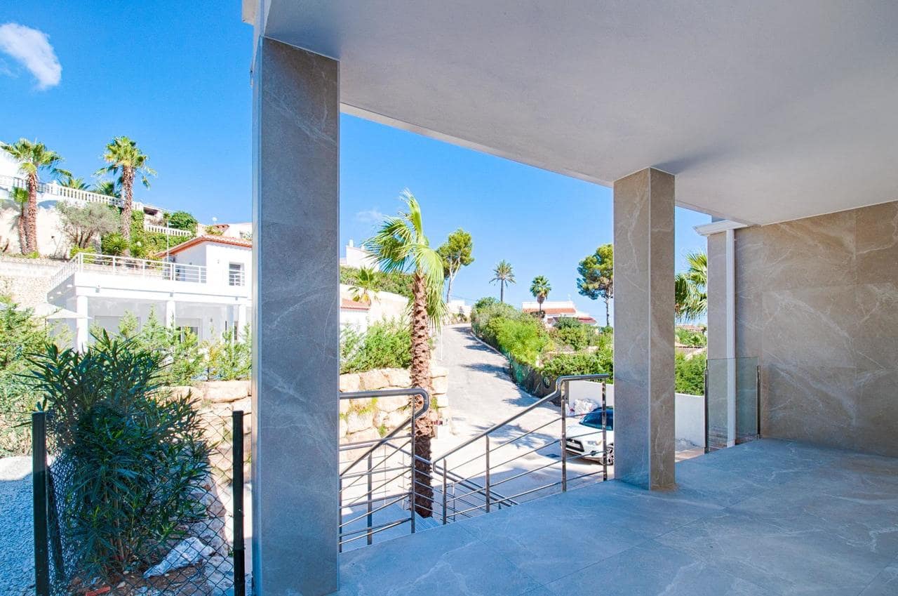 3 slaapkamer Villa te koop in Moraira met zwembad - € 1.450.000 (Ref: 7837671)