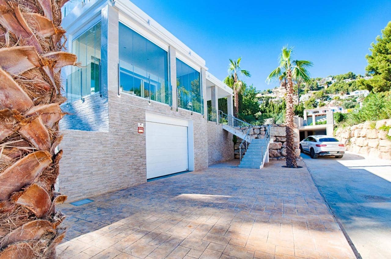 3 slaapkamer Villa te koop in Moraira met zwembad - € 1.450.000 (Ref: 7837671)