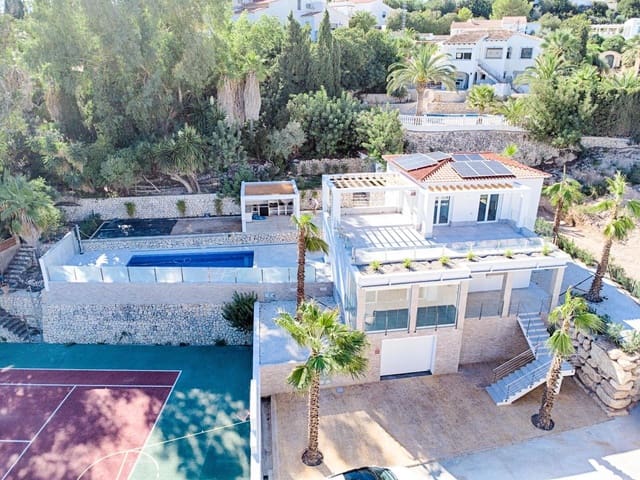 3 slaapkamer Villa te koop in Casco Urbano, Teulada-Moraira met zwembad - € 1.450.000 (Ref: 7837671)