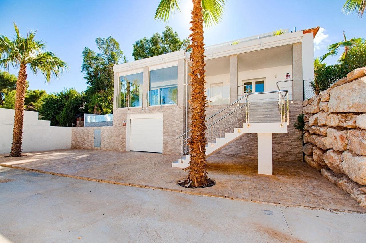 3 slaapkamer Villa te koop in Moraira met zwembad - € 1.450.000 (Ref: 7837671)