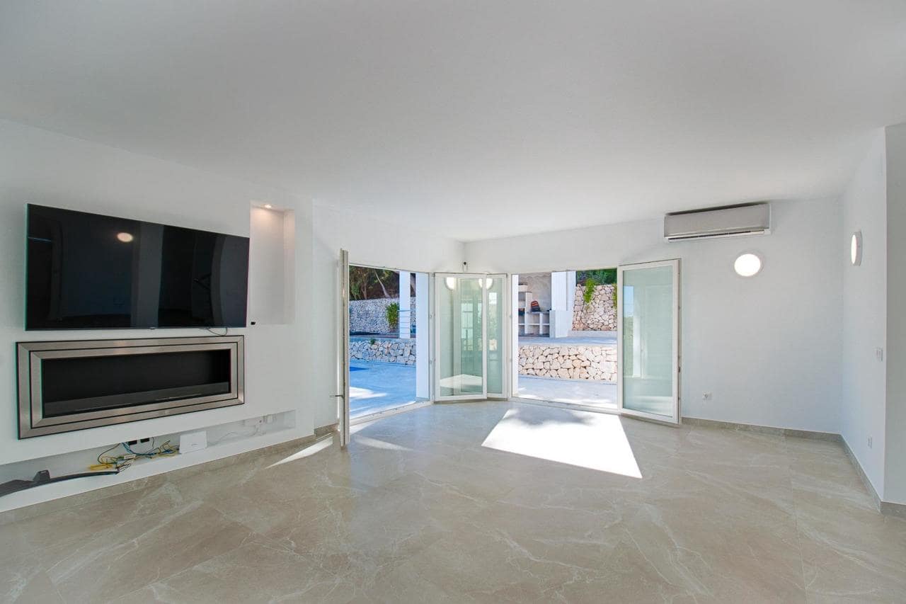 3 slaapkamer Villa te koop in Moraira met zwembad - € 1.450.000 (Ref: 7837671)