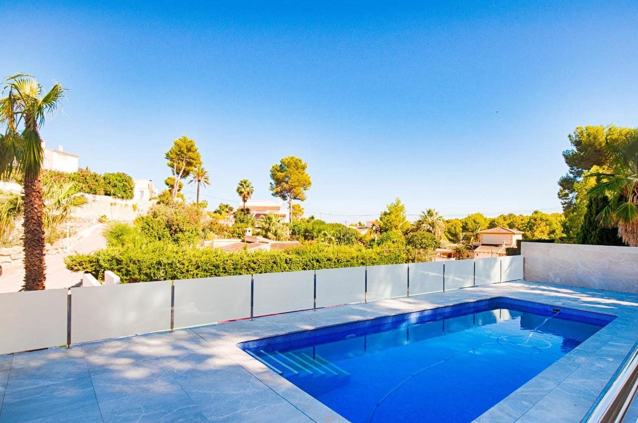 3 slaapkamer Villa te koop in Moraira met zwembad - € 1.450.000 (Ref: 7837671)