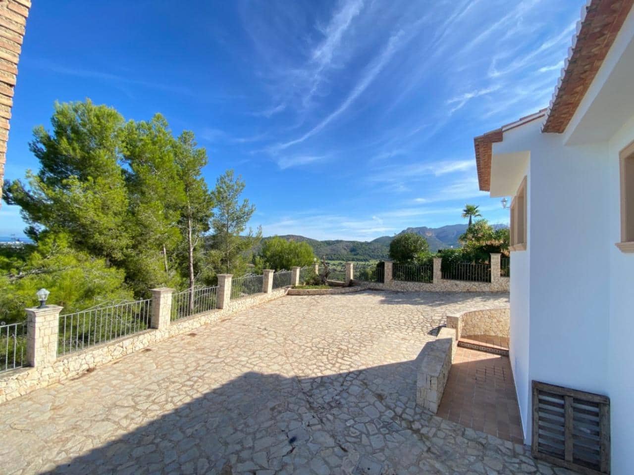 5 bedroom Villa for sale in La Sella with pool - € 965,000 (Ref: 8116190)