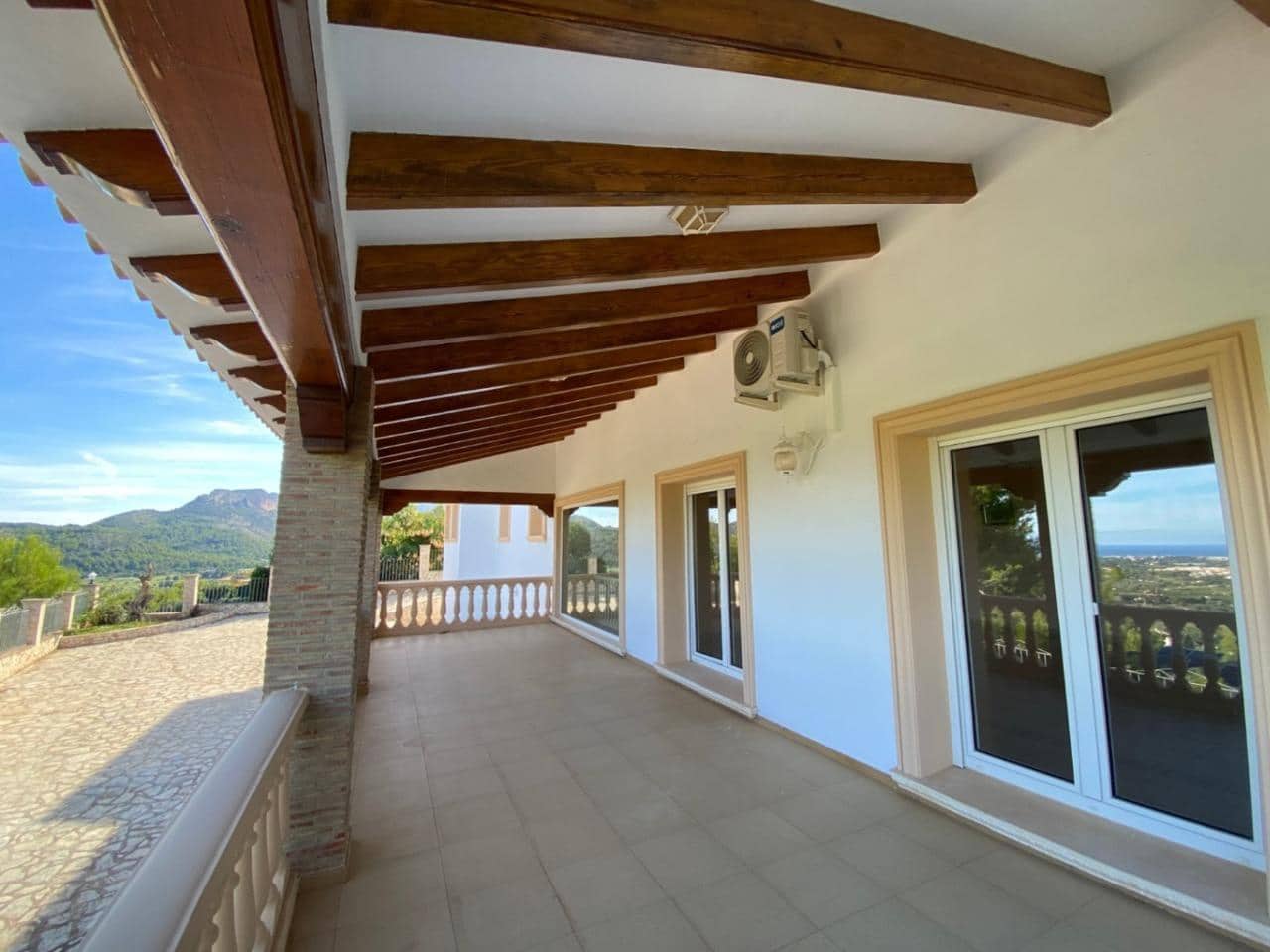 5 bedroom Villa for sale in La Sella with pool - € 965,000 (Ref: 8116190)