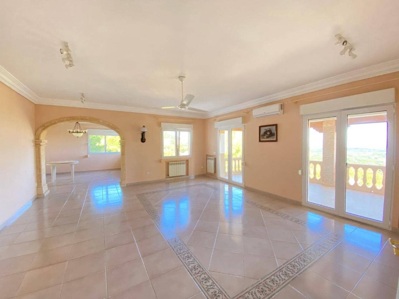 5 bedroom Villa for sale in La Sella with pool - € 965,000 (Ref: 8116190)