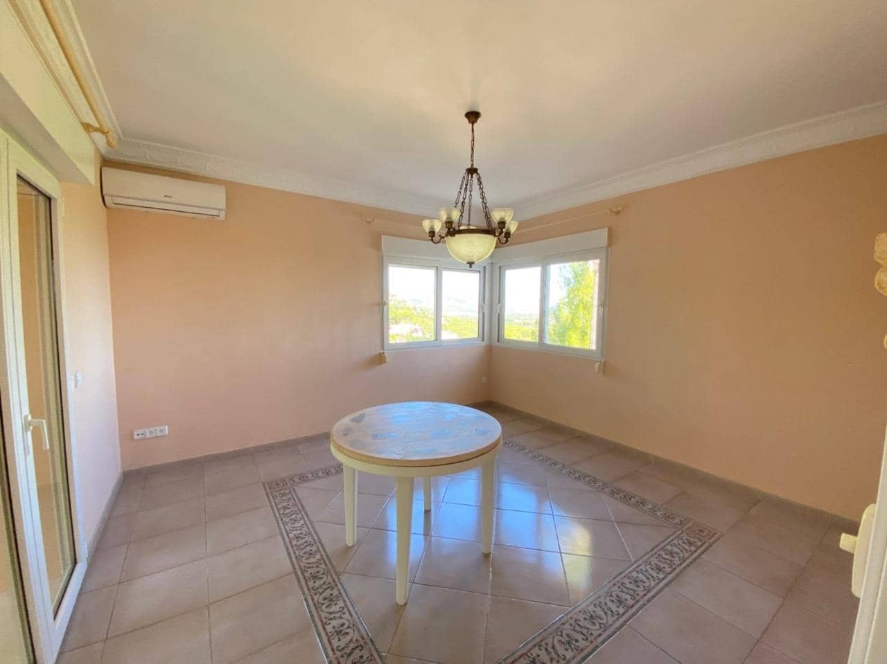 5 bedroom Villa for sale in La Sella with pool - € 965,000 (Ref: 8116190)