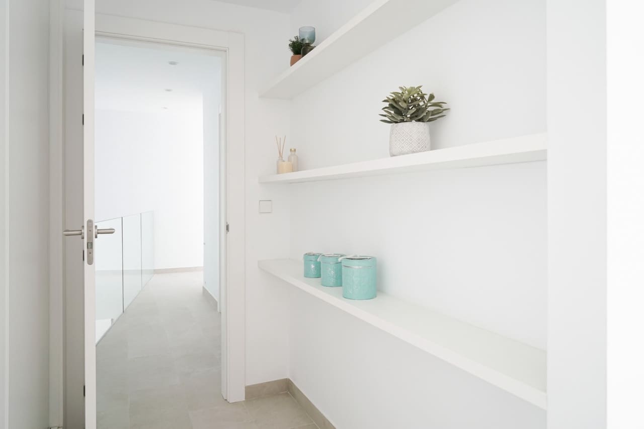 5 bedroom Villa for sale in Altea with pool - € 1,149,000 (Ref: 8347647)