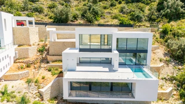 Chalet de 4 habitaciones en La Sella en venta - 1.750.000 € (Ref: 8404710)