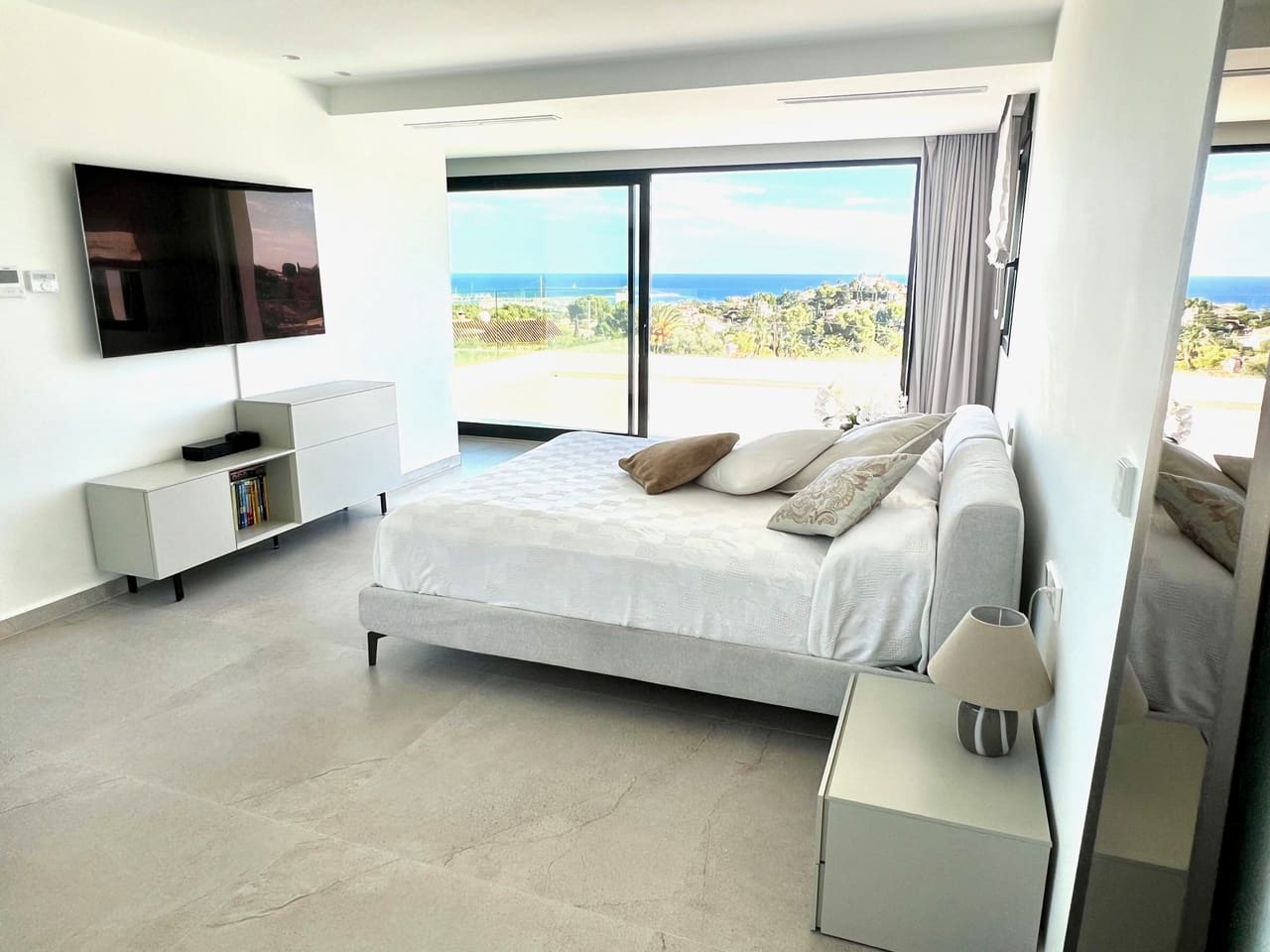 4 slaapkamer Villa te koop in Denia met zwembad - € 1.795.000 (Ref: 8566369)