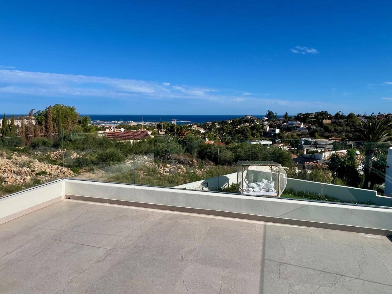 4 bedroom Villa for sale in Denia - € 1,795,000 (Ref: 8566369)