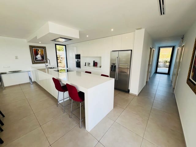 5 Zimmer Villa zu verkaufen in La Sella mit Pool - 1.300.000 € (Ref: 8786017)